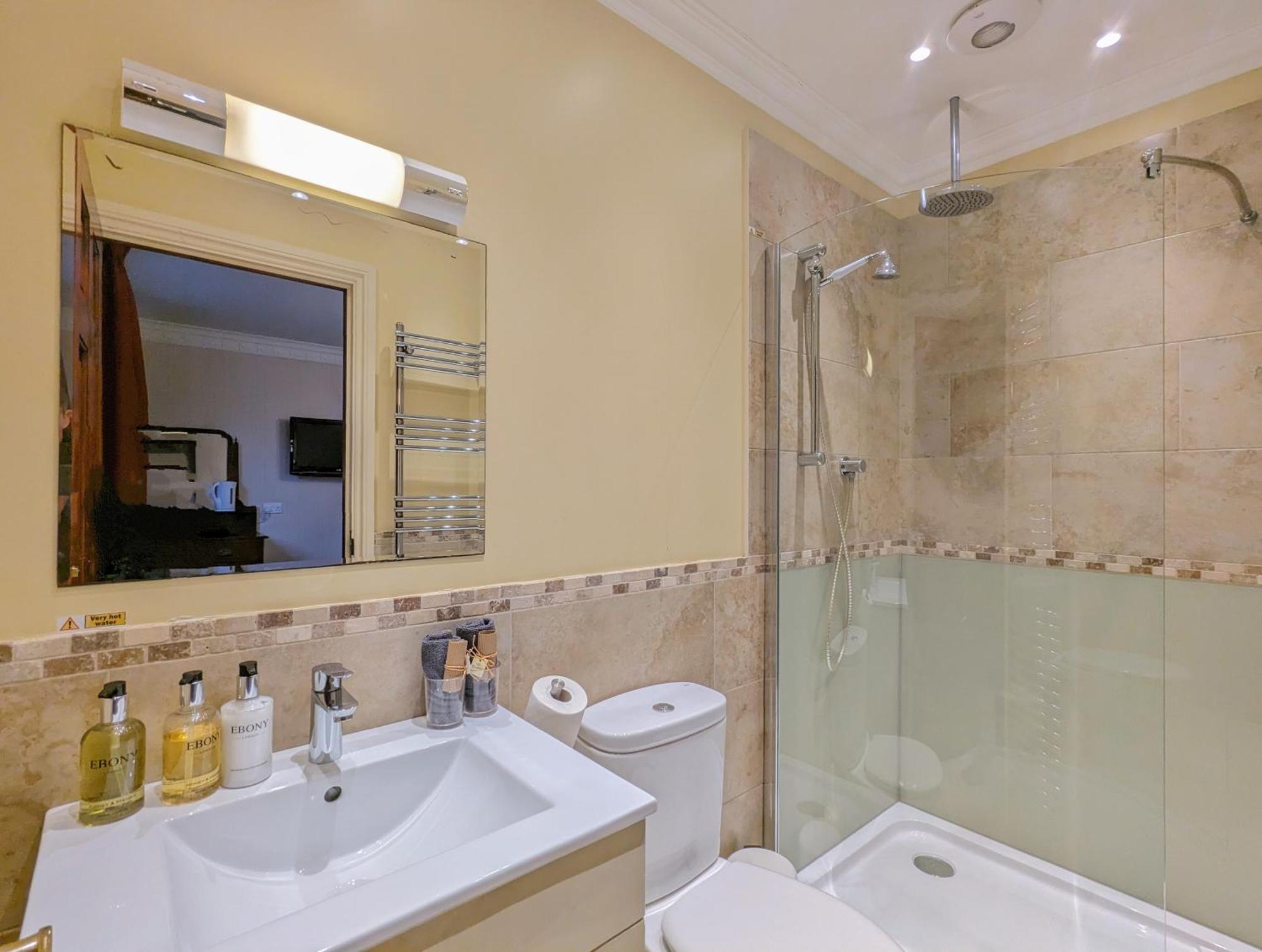 Parc-Le-Breos House Bed & Breakfast Penclawdd Room photo