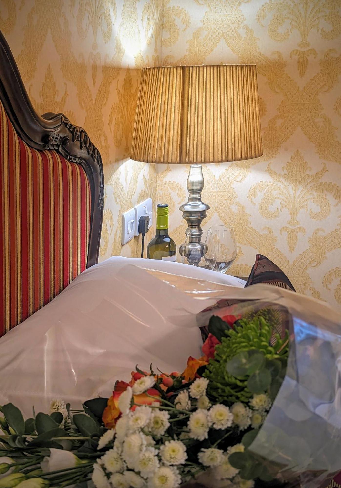 Parc-Le-Breos House Bed & Breakfast Penclawdd Room photo