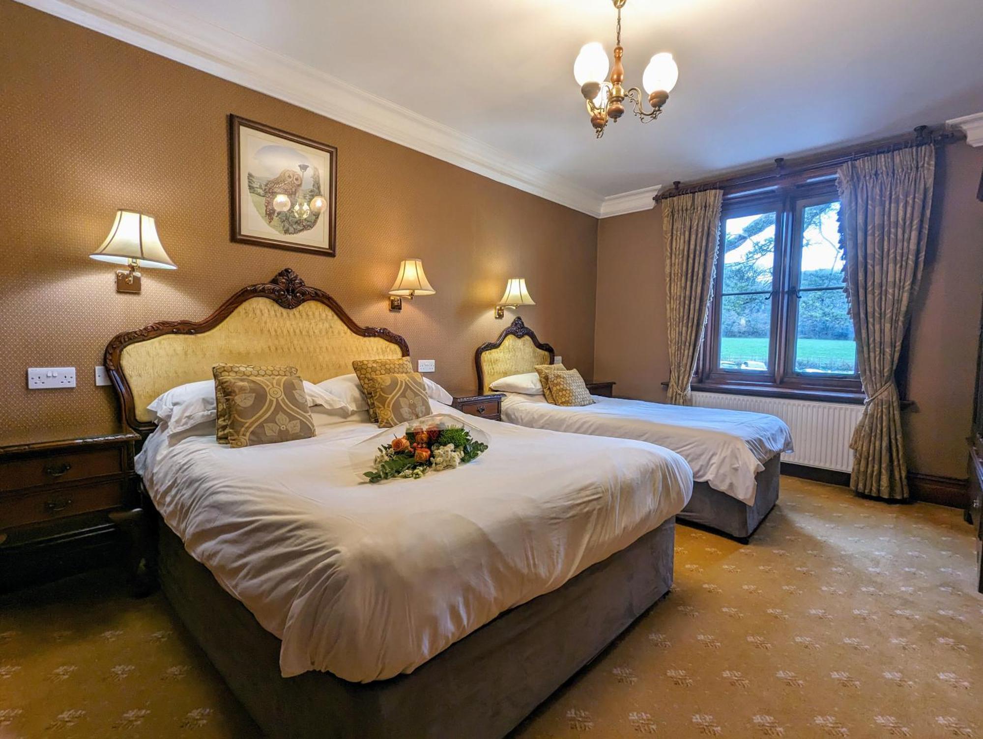 Parc-Le-Breos House Bed & Breakfast Penclawdd Room photo