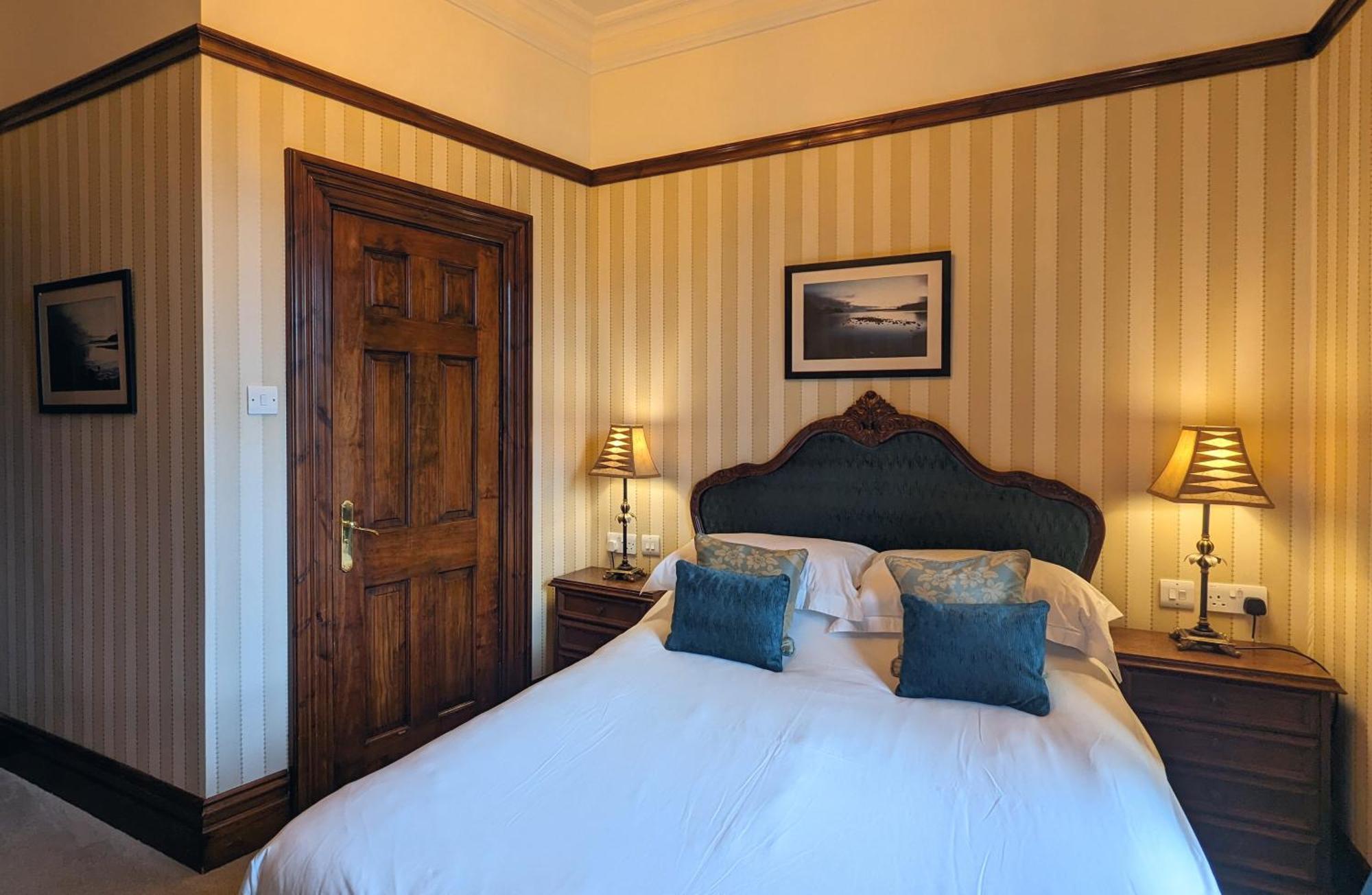 Parc-Le-Breos House Bed & Breakfast Penclawdd Room photo