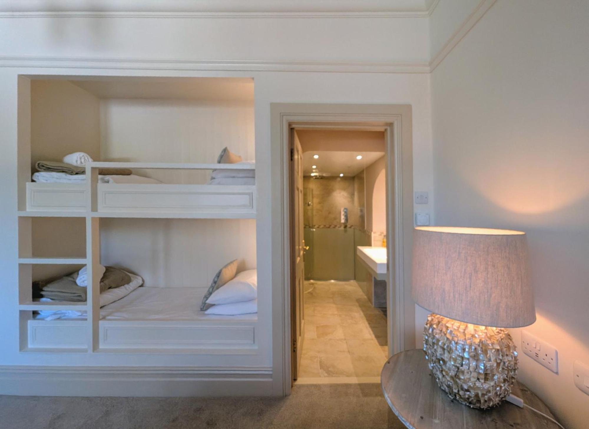 Parc-Le-Breos House Bed & Breakfast Penclawdd Room photo